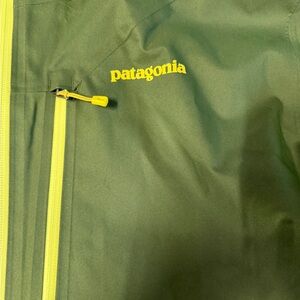 Men’s Patagonia Yellow and Green Outdoor Jacket and pants